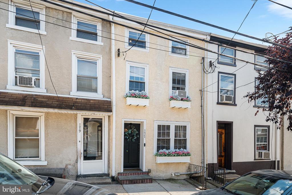 177 LEVERING STREET