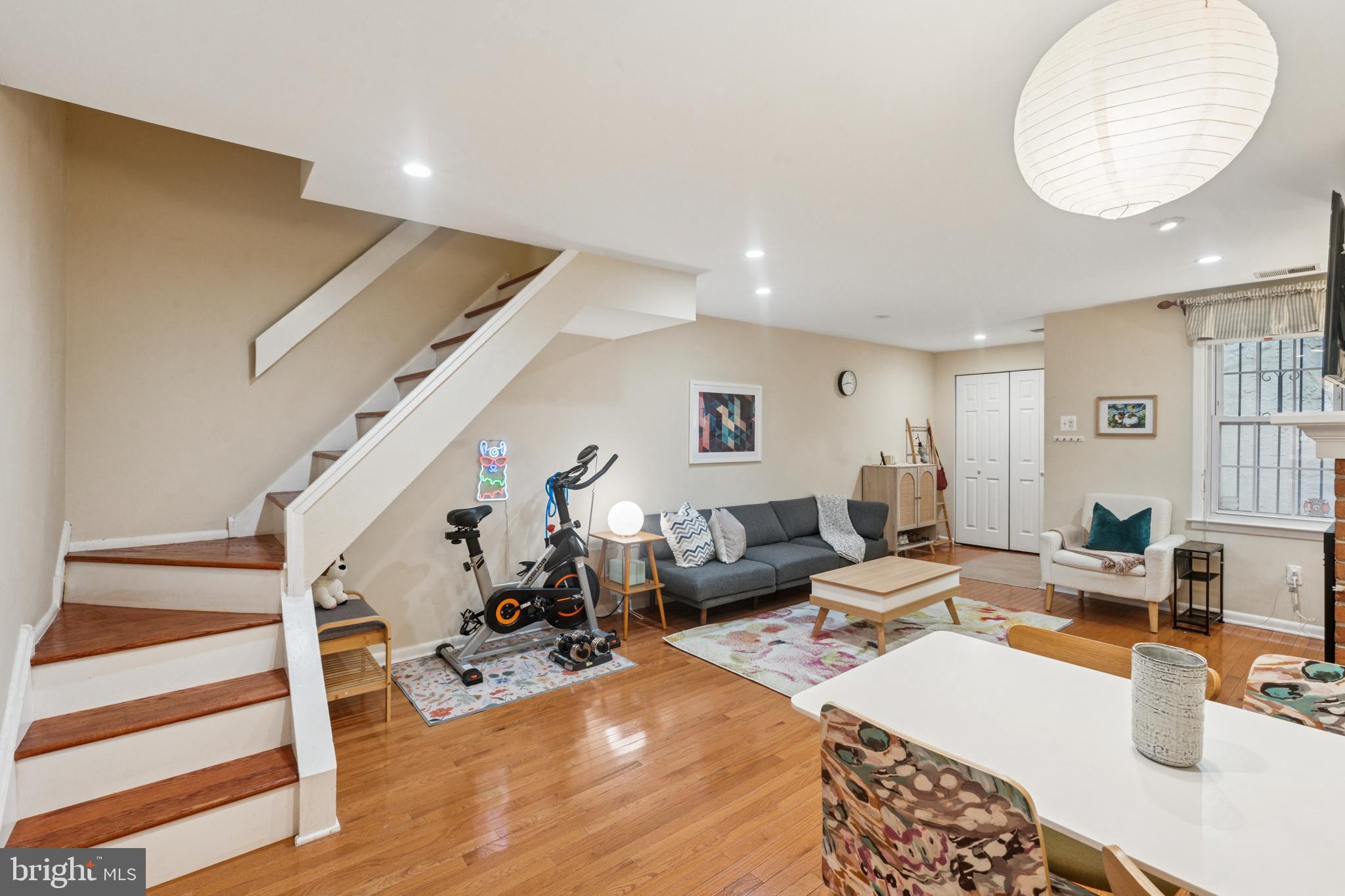 1110 LOMBARD STREET 17