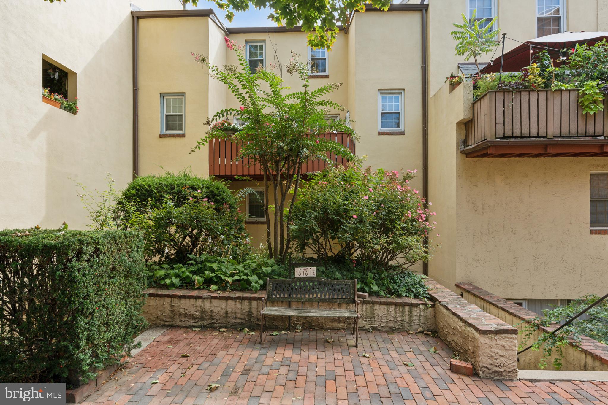 1110 LOMBARD STREET 17