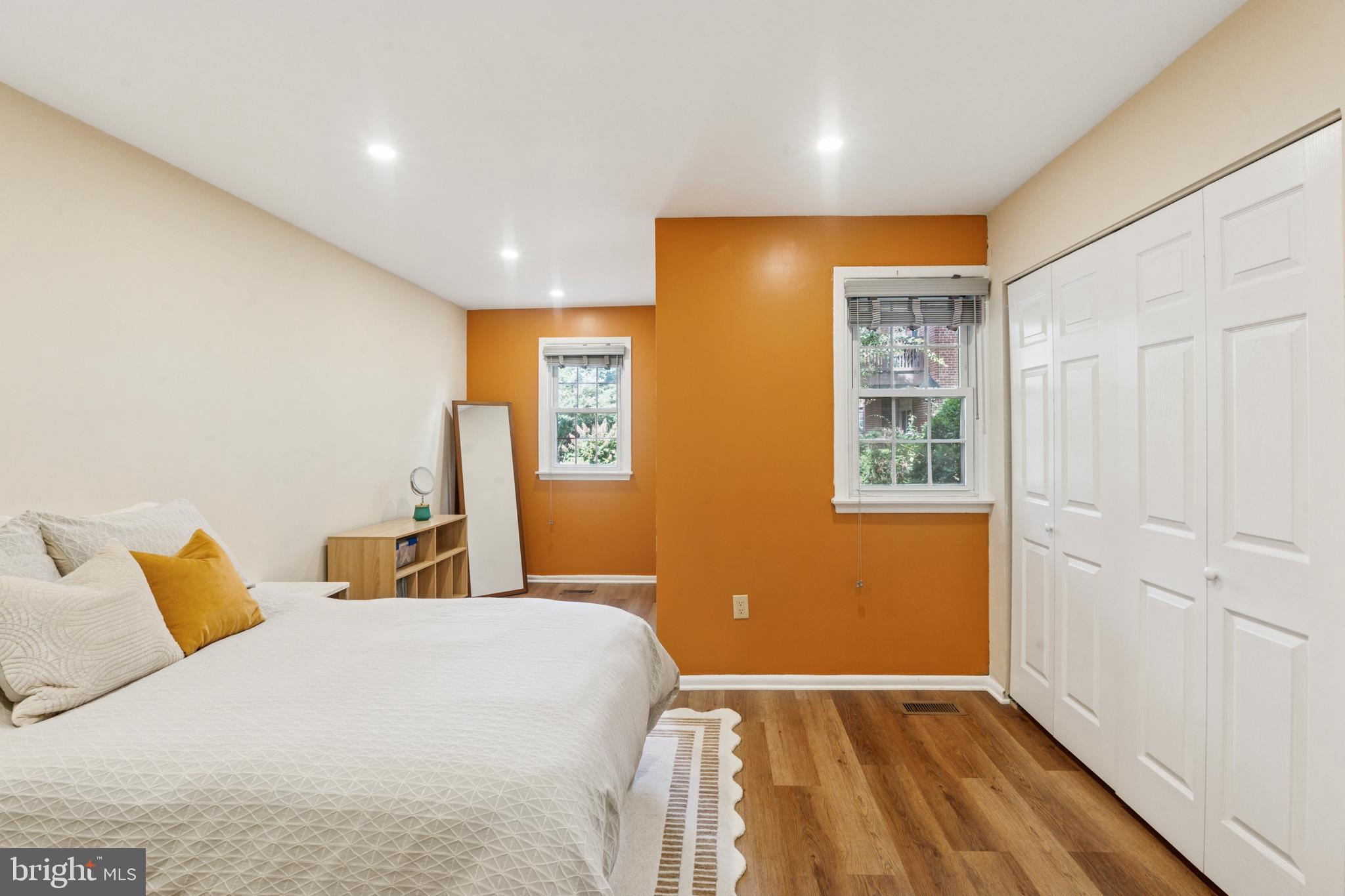 1110 LOMBARD STREET 17