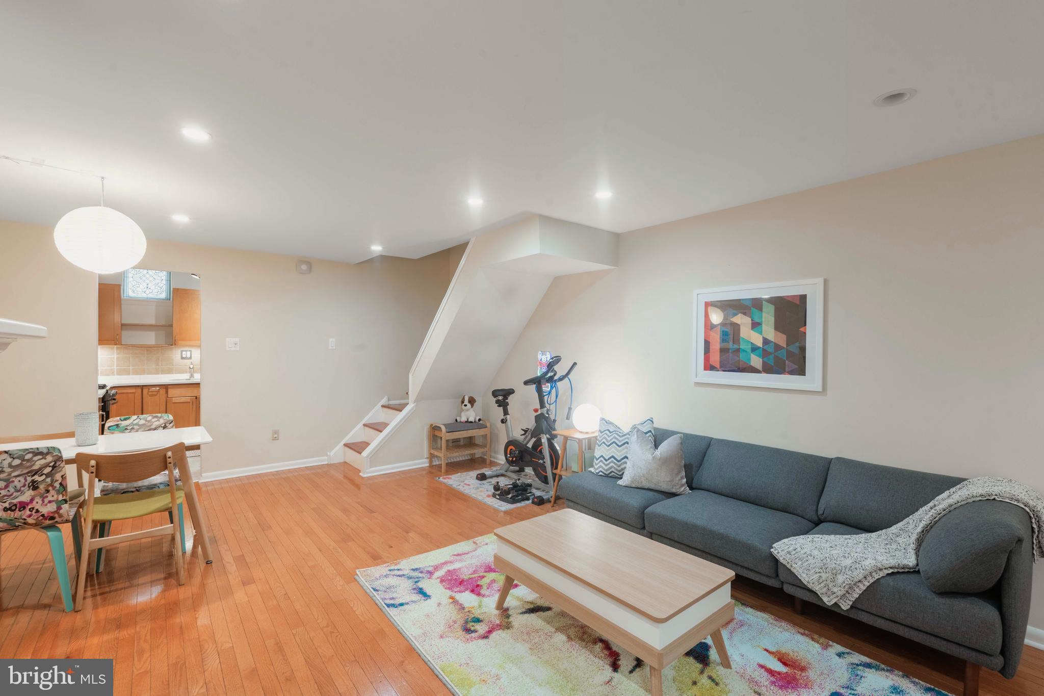 1110 LOMBARD STREET 17