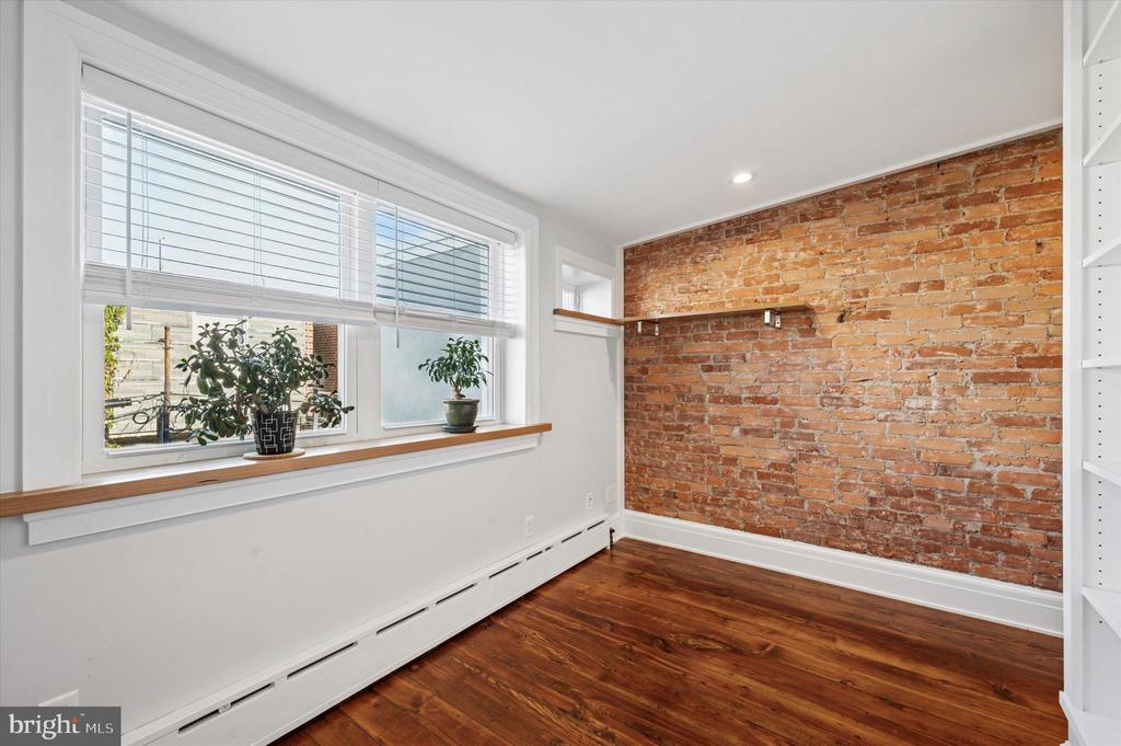 1927 S 12TH STREET