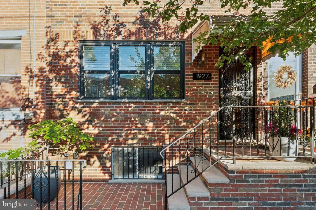 1927 S 12TH STREET