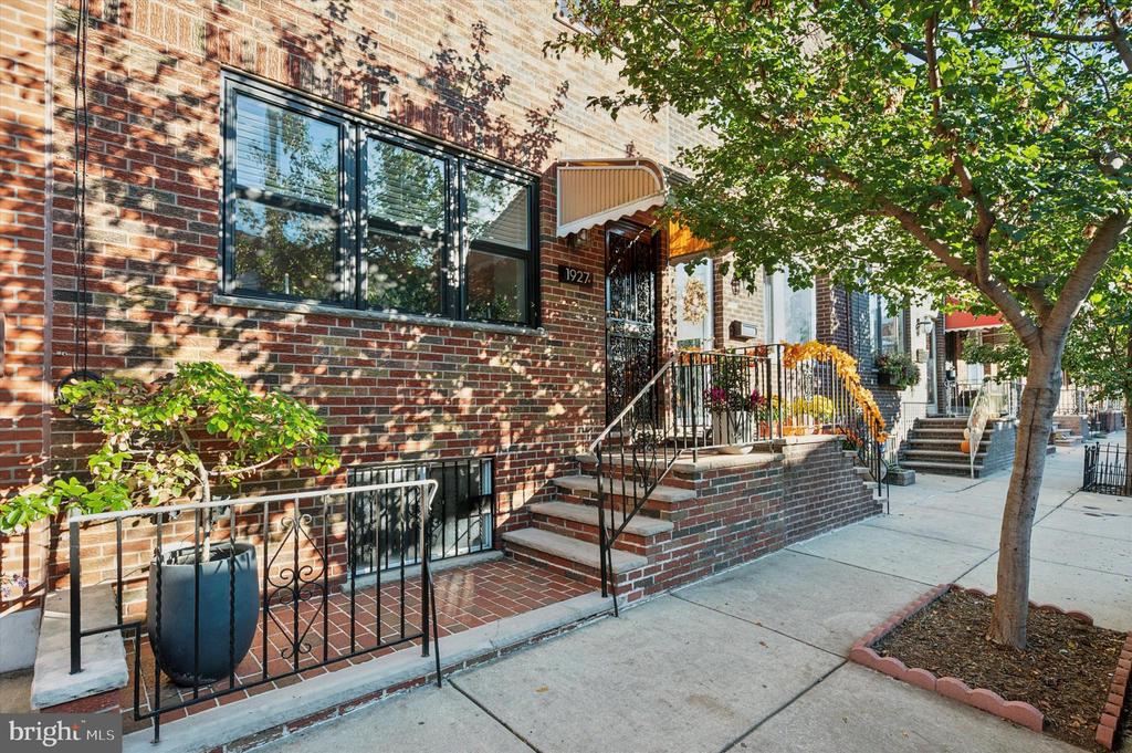 1927 S 12TH STREET
