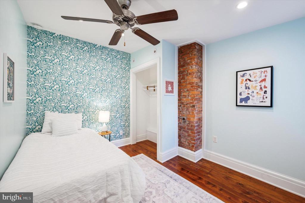1927 S 12TH STREET