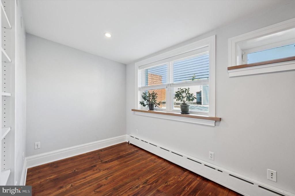 1927 S 12TH STREET