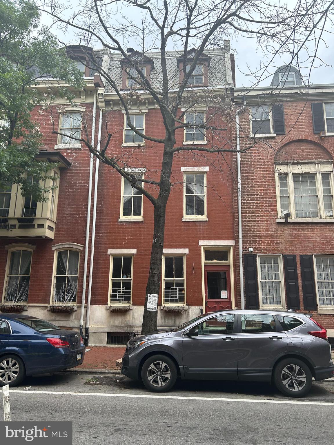 935 SPRUCE STREET