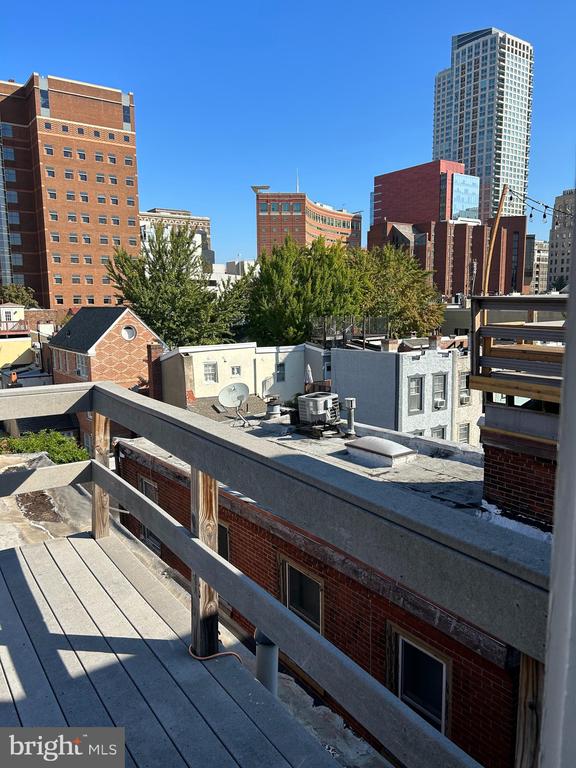 937 SPRUCE STREET