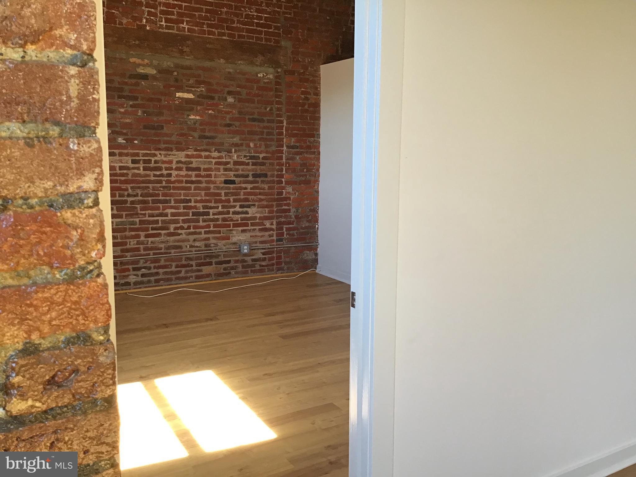 1125 E COLUMBIA AVENUE 203