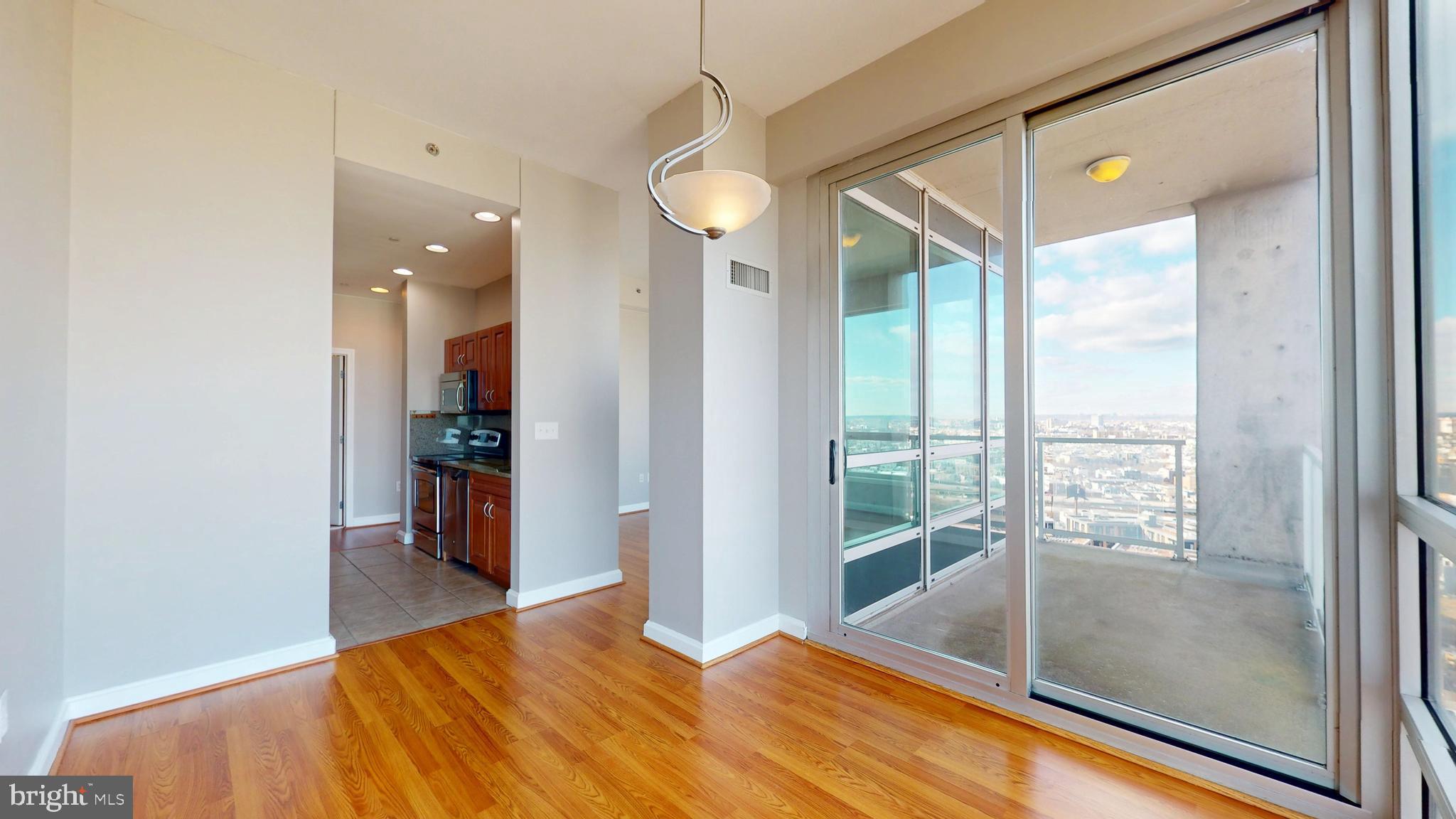 901 N PENN STREET R2404