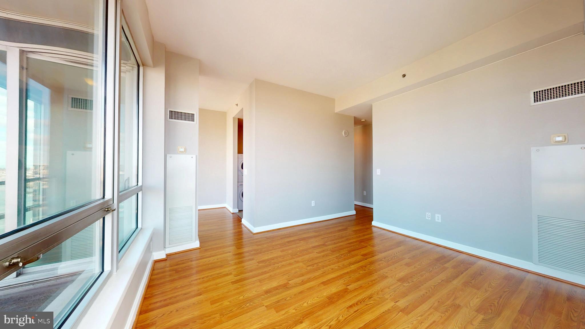 901 N PENN STREET R2404