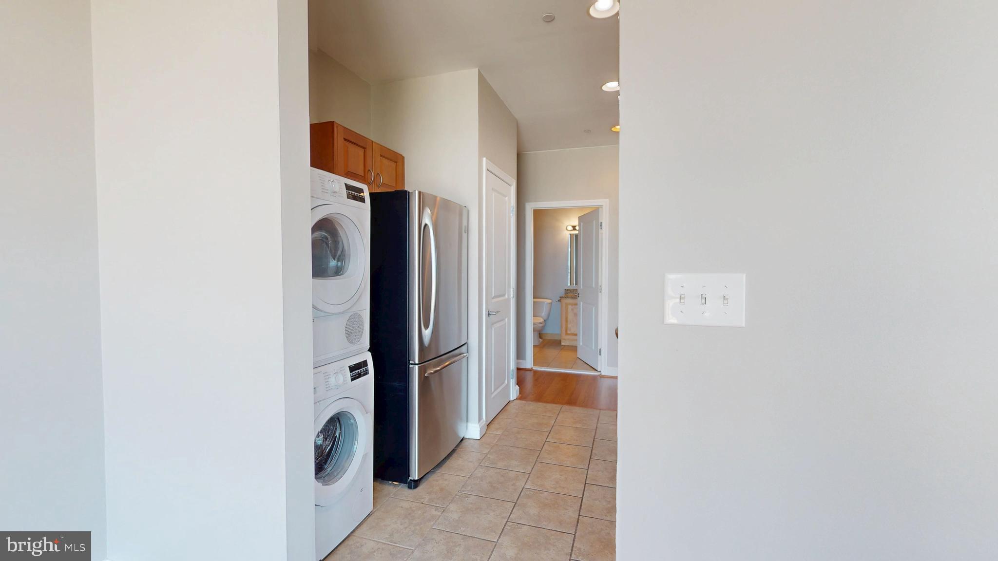 901 N PENN STREET R2404