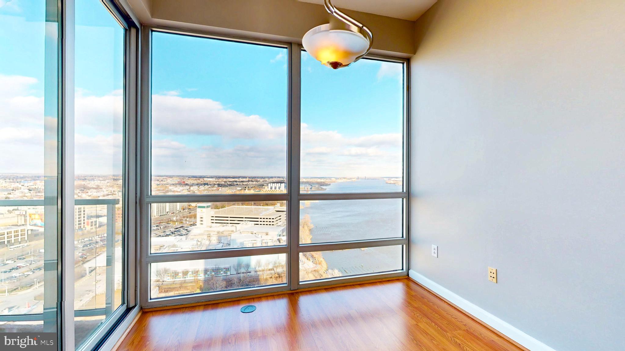 901 N PENN STREET R2404