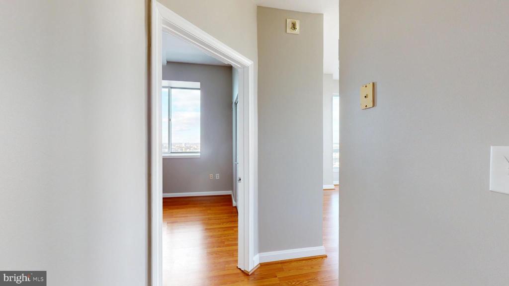 901 N PENN STREET R2404