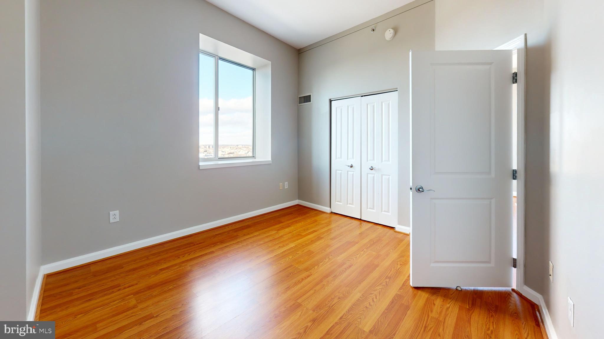 901 N PENN STREET R2404