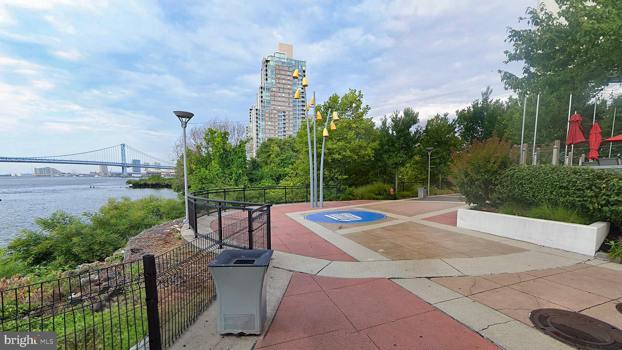 901 N PENN STREET R2404