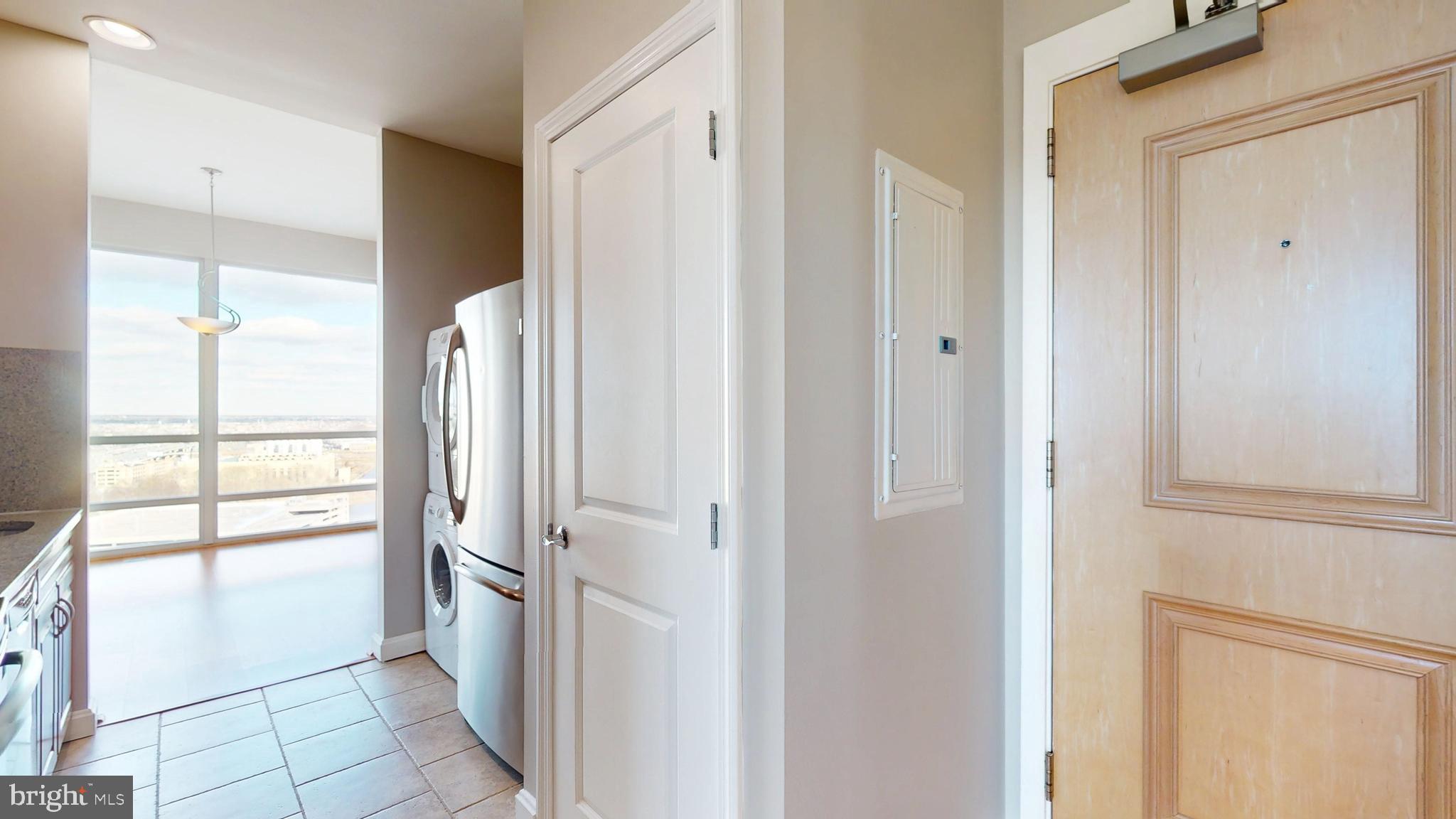 901 N PENN STREET R2404