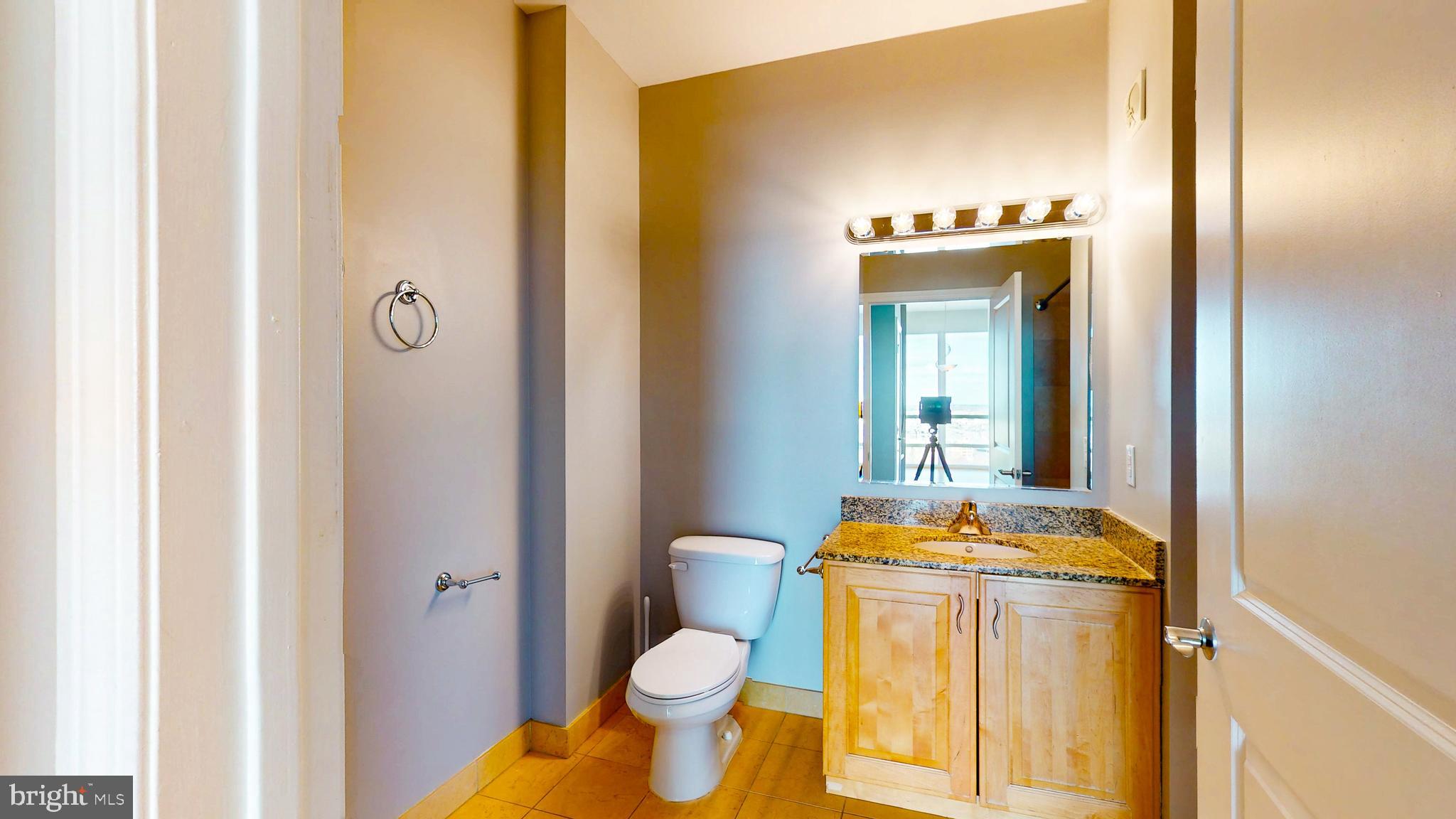 901 N PENN STREET R2404