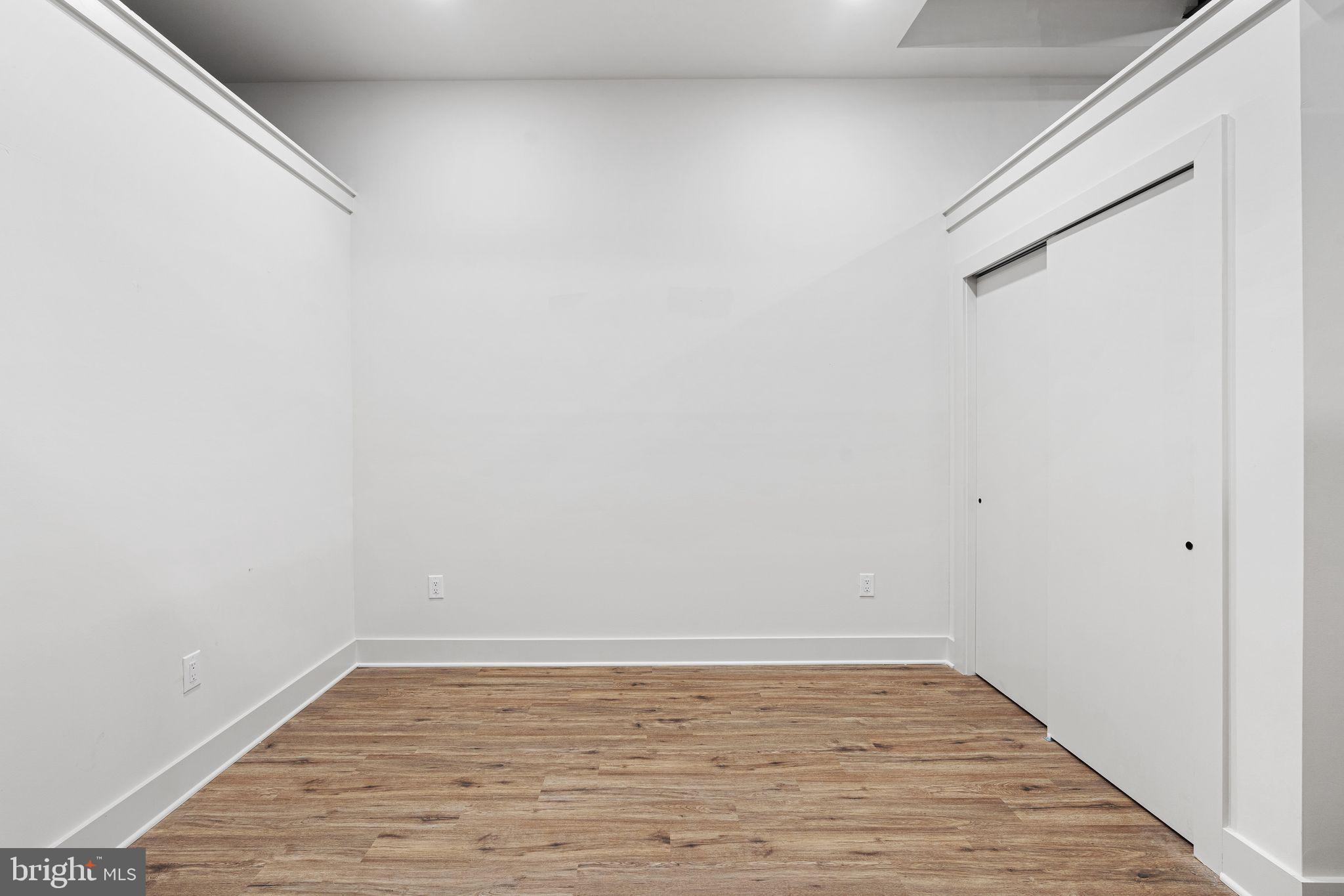 201 LEVERINGTON AVENUE 101