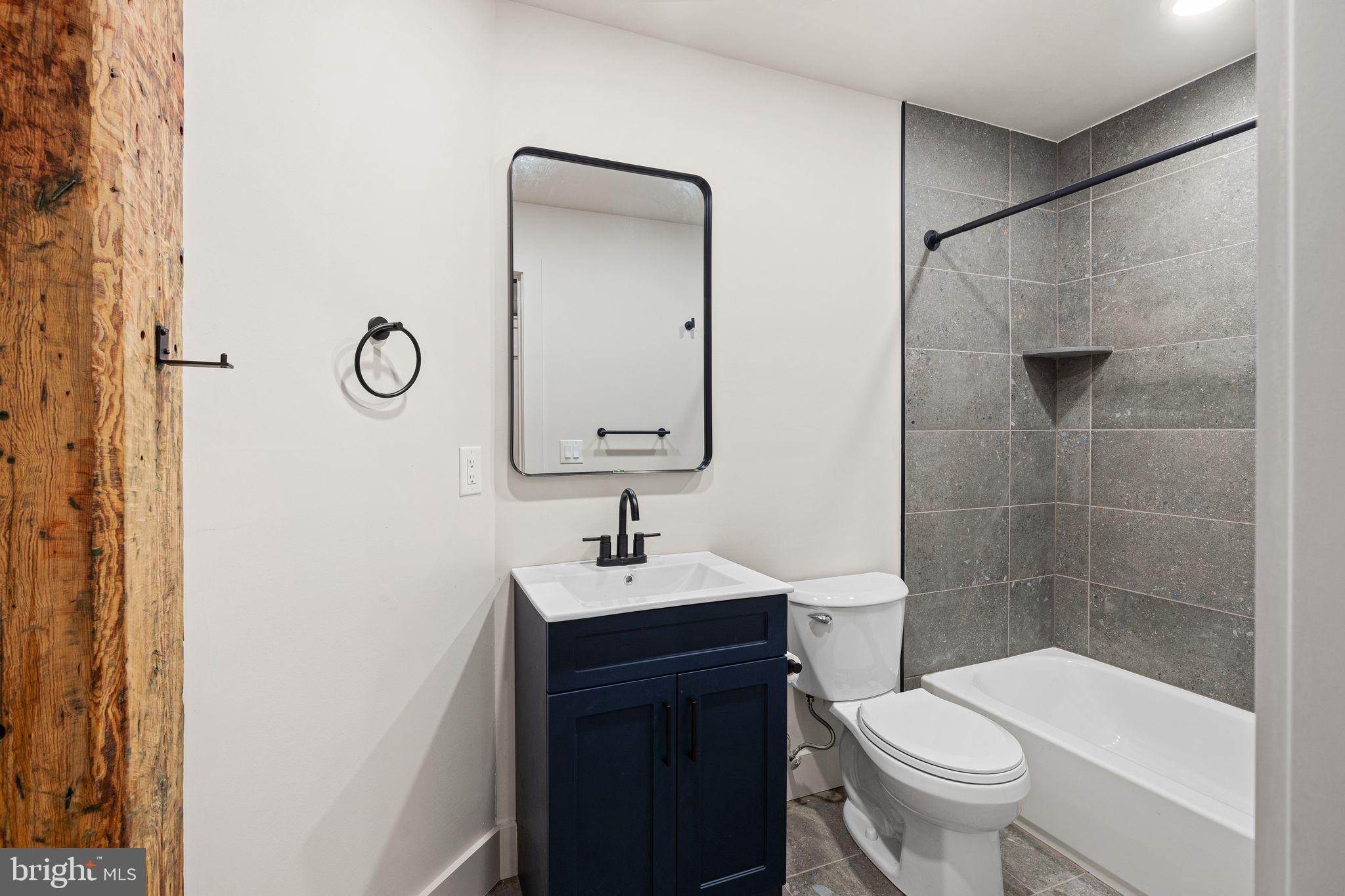 201 LEVERINGTON AVENUE 101