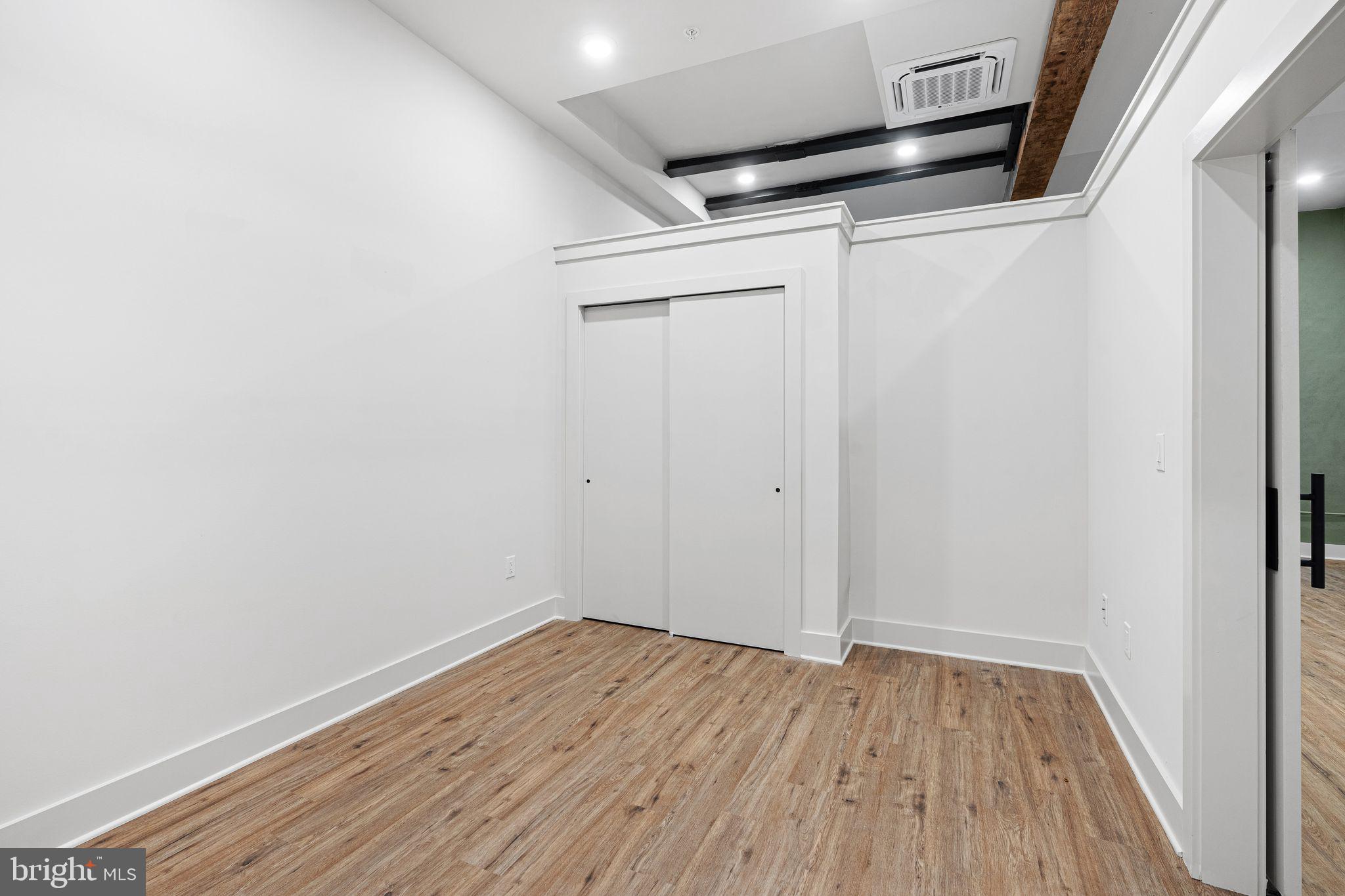 201 LEVERINGTON AVENUE 101