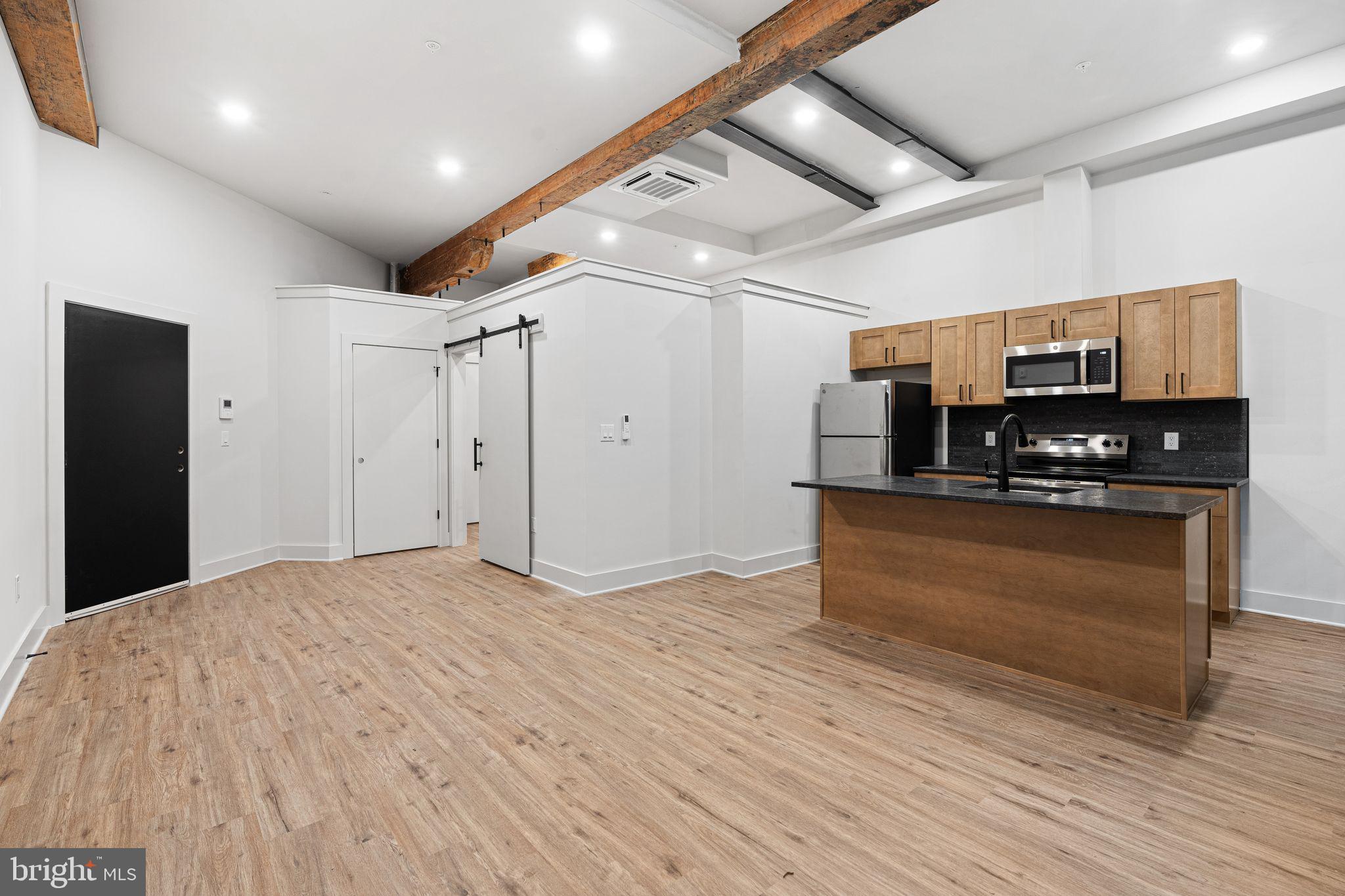 201 LEVERINGTON AVENUE 101