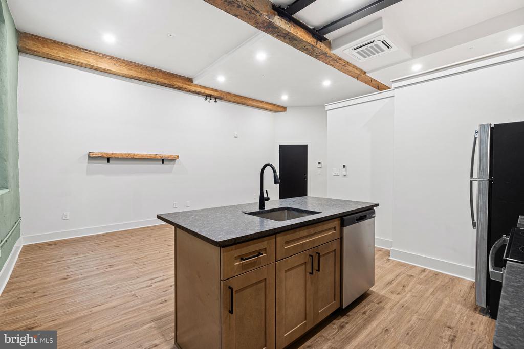 201 LEVERINGTON AVENUE 101