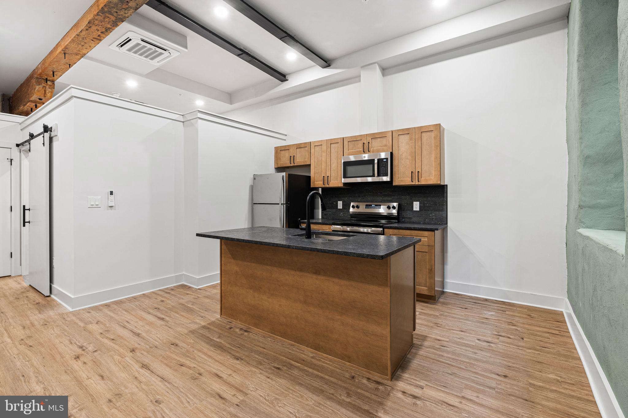 201 LEVERINGTON AVENUE 101