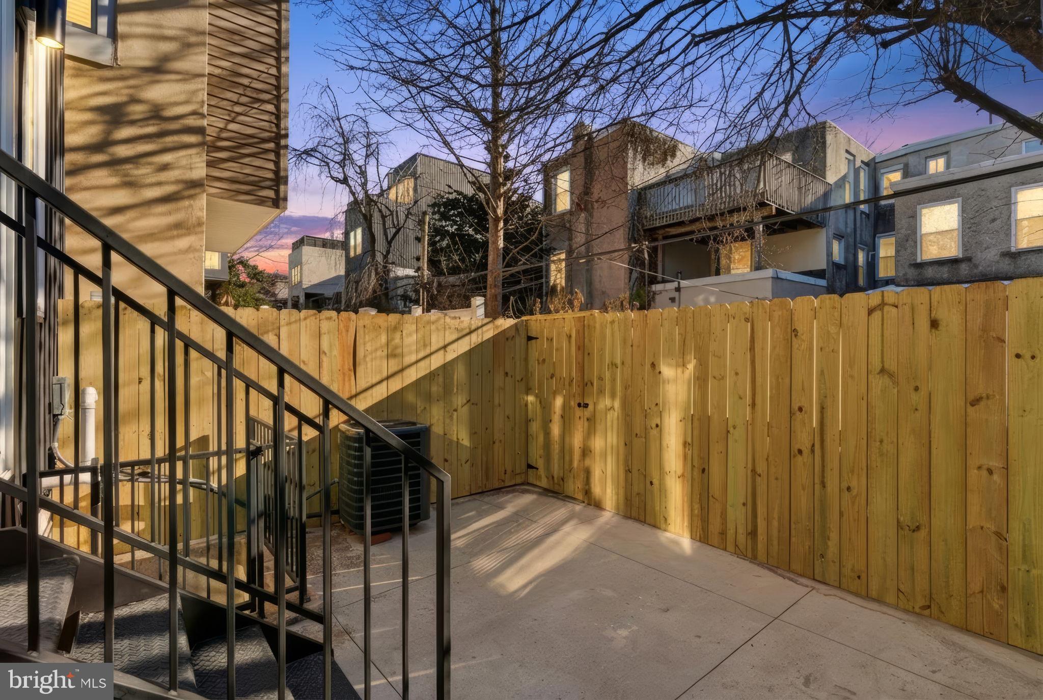 2056 PEMBERTON STREET