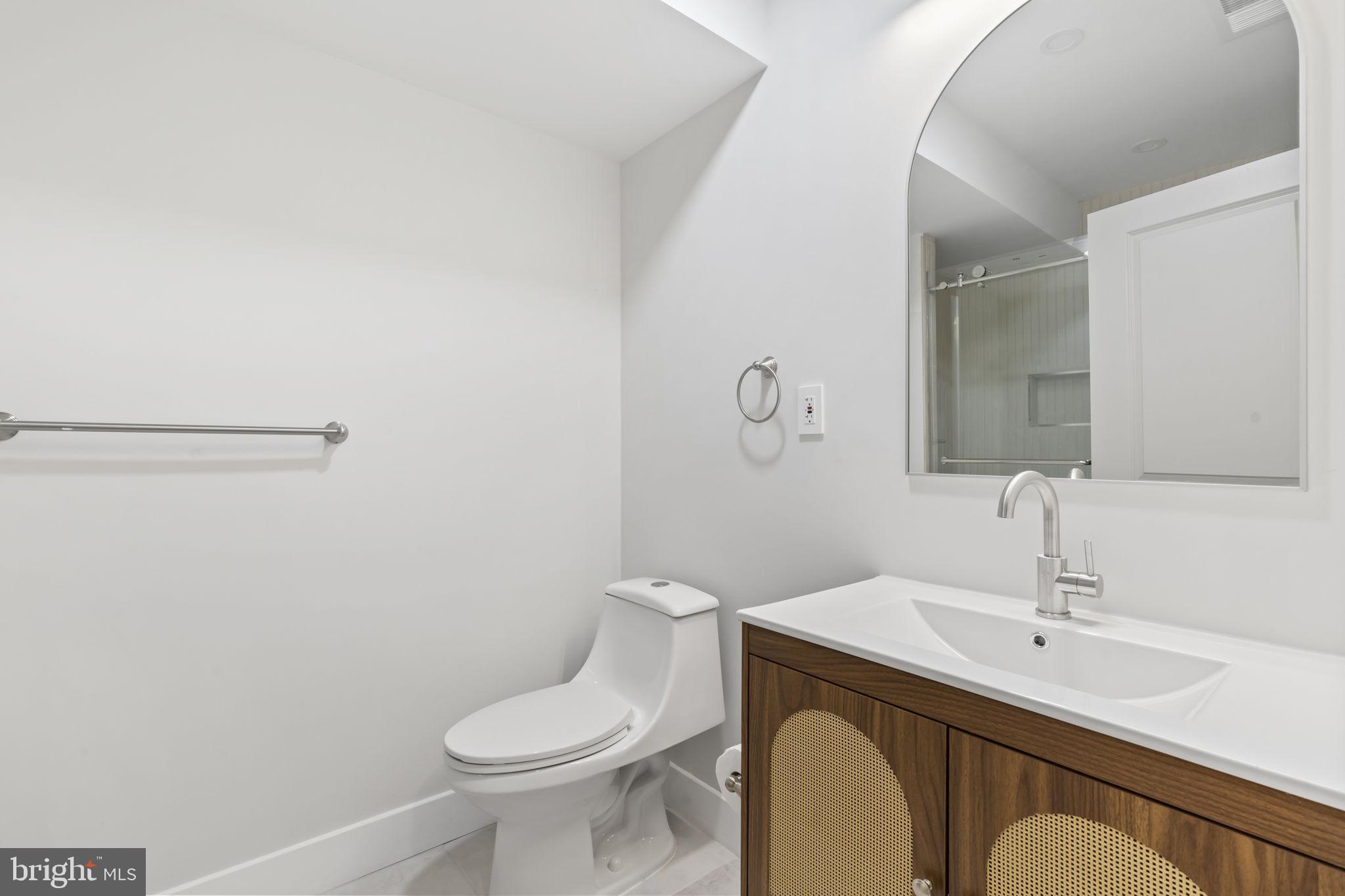 2056 PEMBERTON STREET