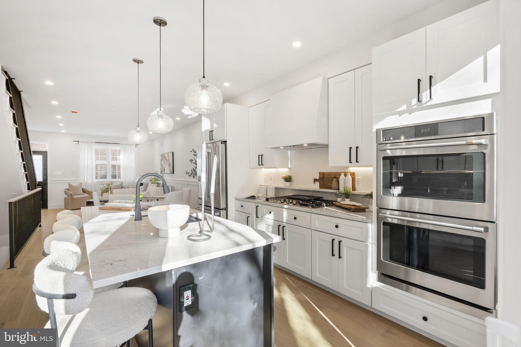 2056 PEMBERTON STREET