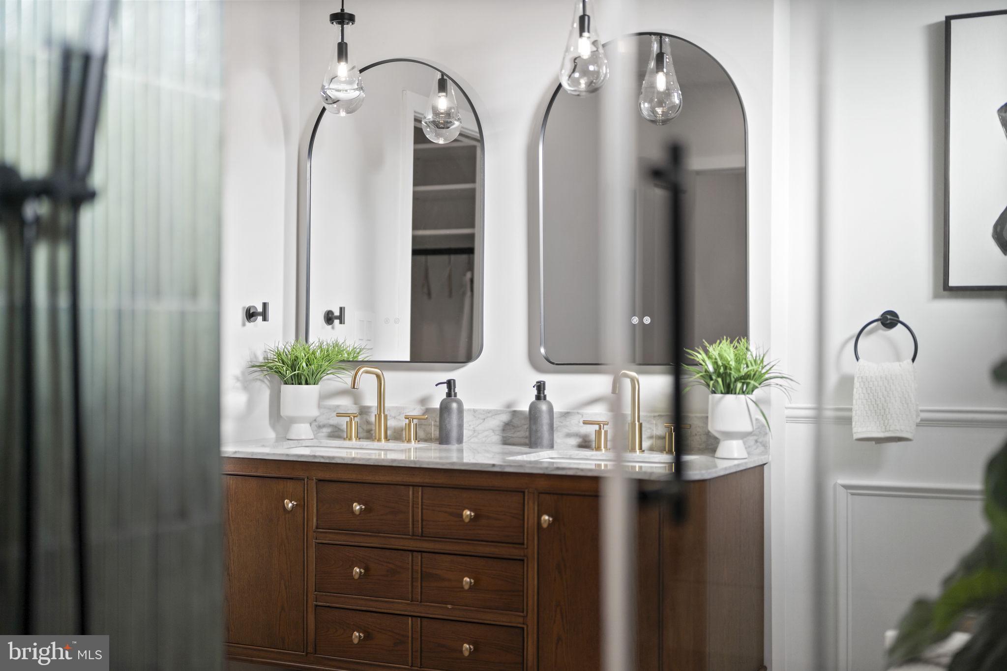 2056 PEMBERTON STREET