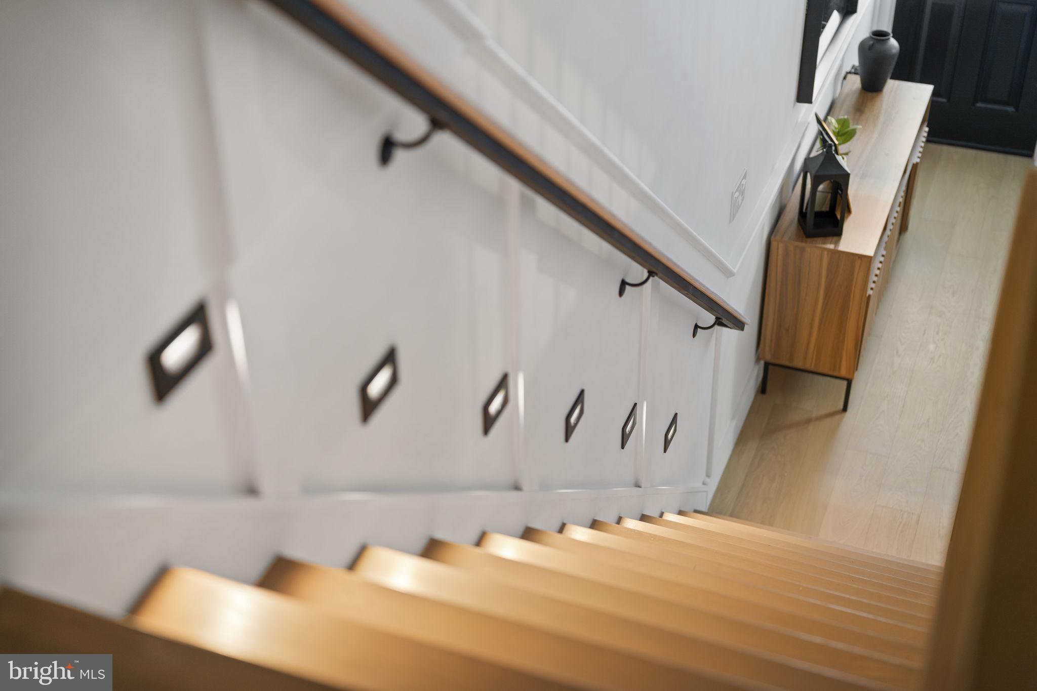 2056 PEMBERTON STREET