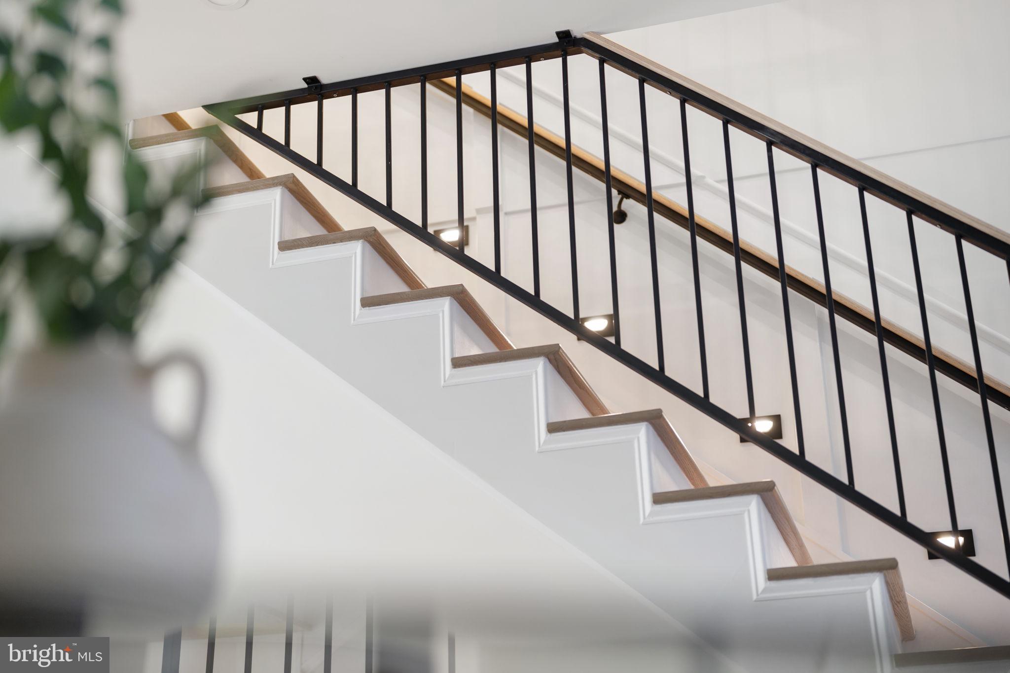 2056 PEMBERTON STREET