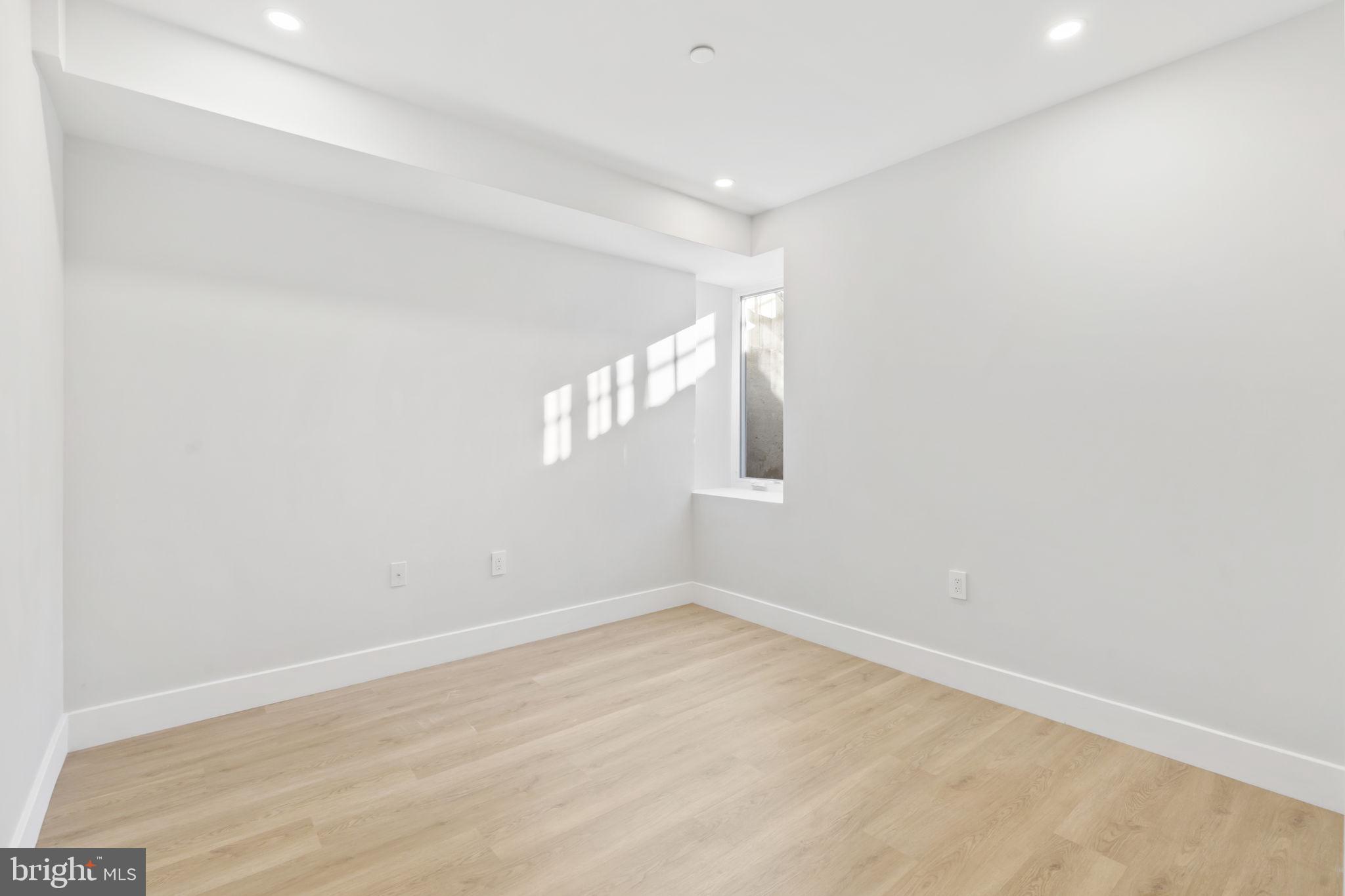 2056 PEMBERTON STREET