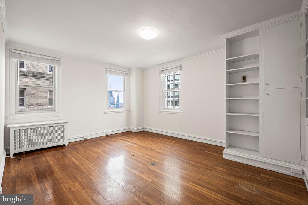 1901 WALNUT STREET Unit: 17F