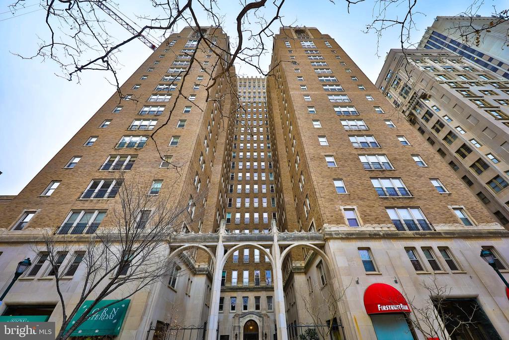 1901 WALNUT STREET Unit: 17F