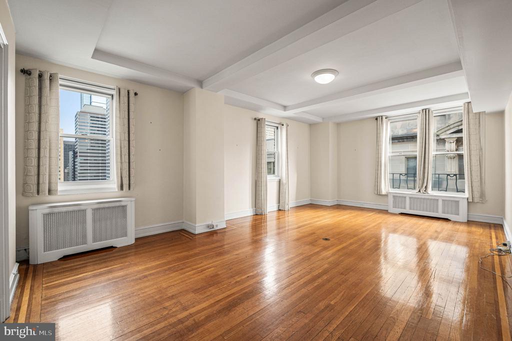 1901 WALNUT STREET Unit: 17F