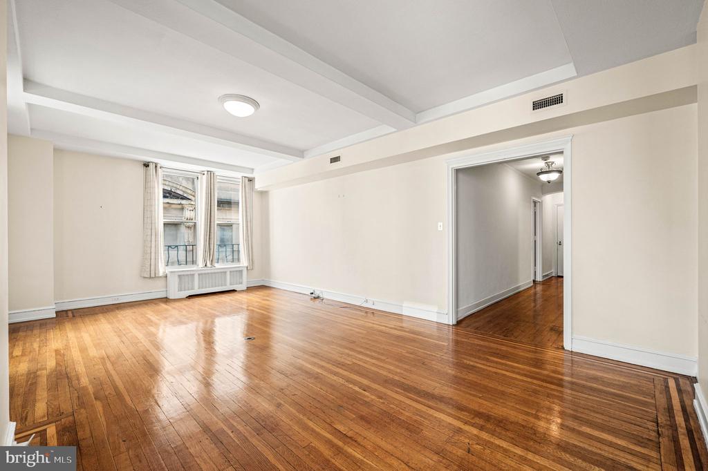 1901 WALNUT STREET Unit: 17F