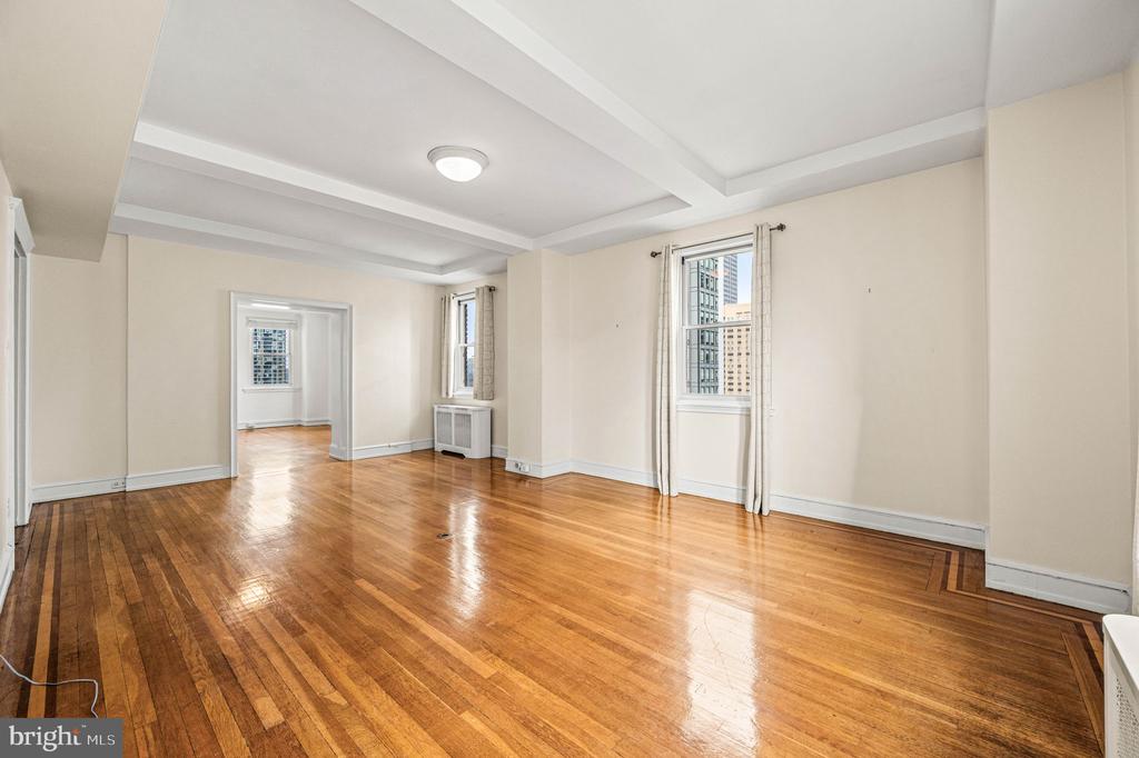 1901 WALNUT STREET Unit: 17F