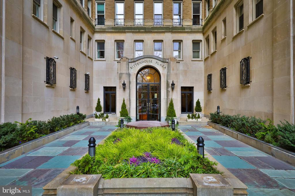 1901 WALNUT STREET Unit: 17F