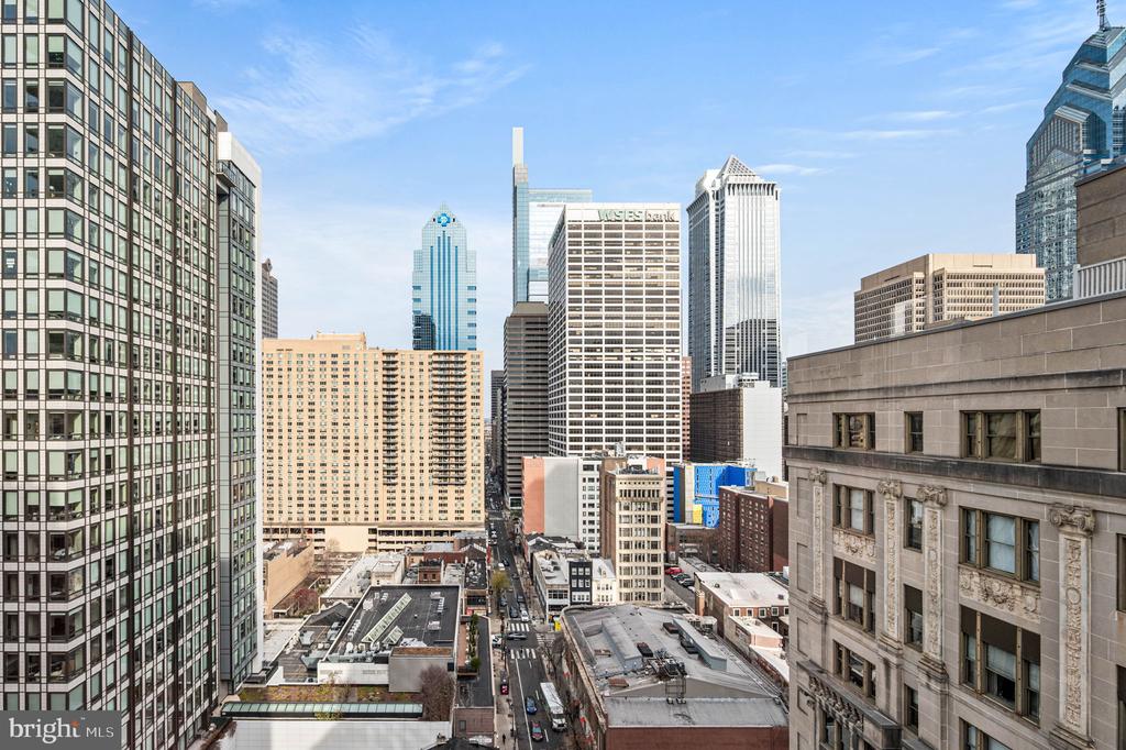 1901 WALNUT STREET Unit: 17F