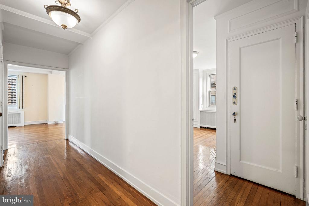 1901 WALNUT STREET Unit: 17F