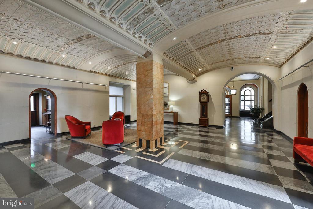 1901 WALNUT STREET Unit: 17F