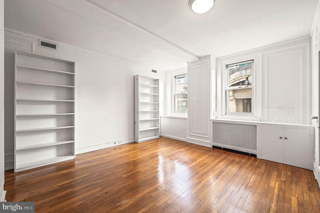 1901 WALNUT STREET Unit: 17F