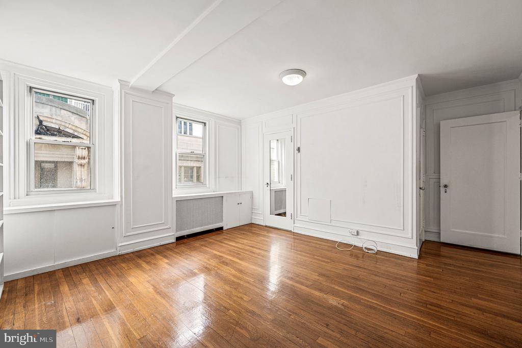 1901 WALNUT STREET Unit: 17F