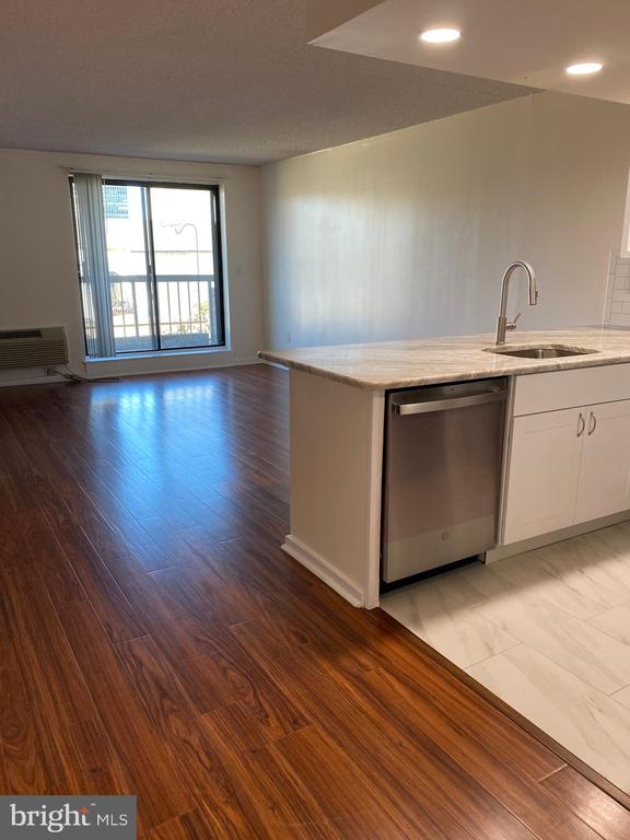200 LOMBARD STREET 10 633