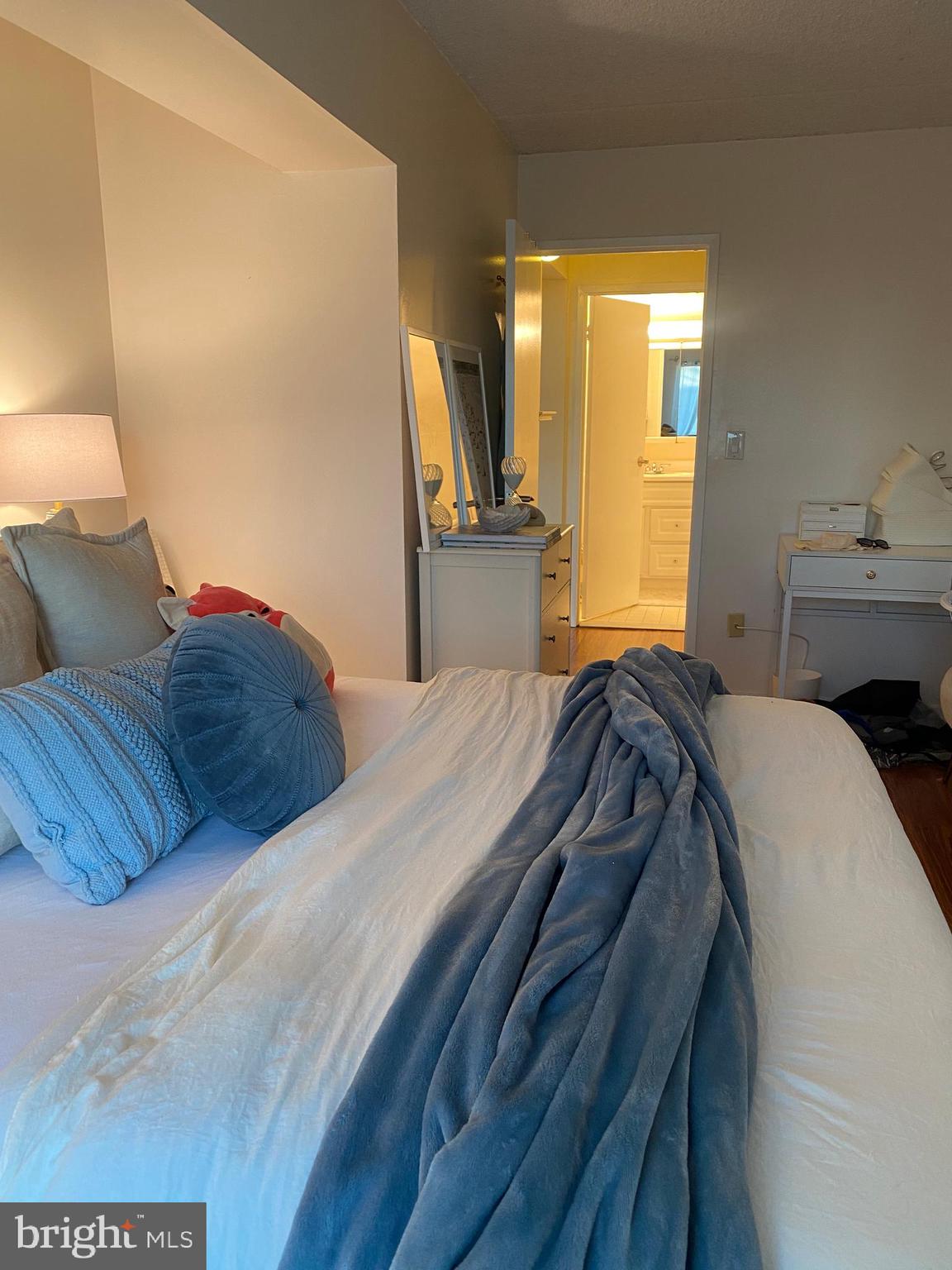 200 LOMBARD STREET 10 633