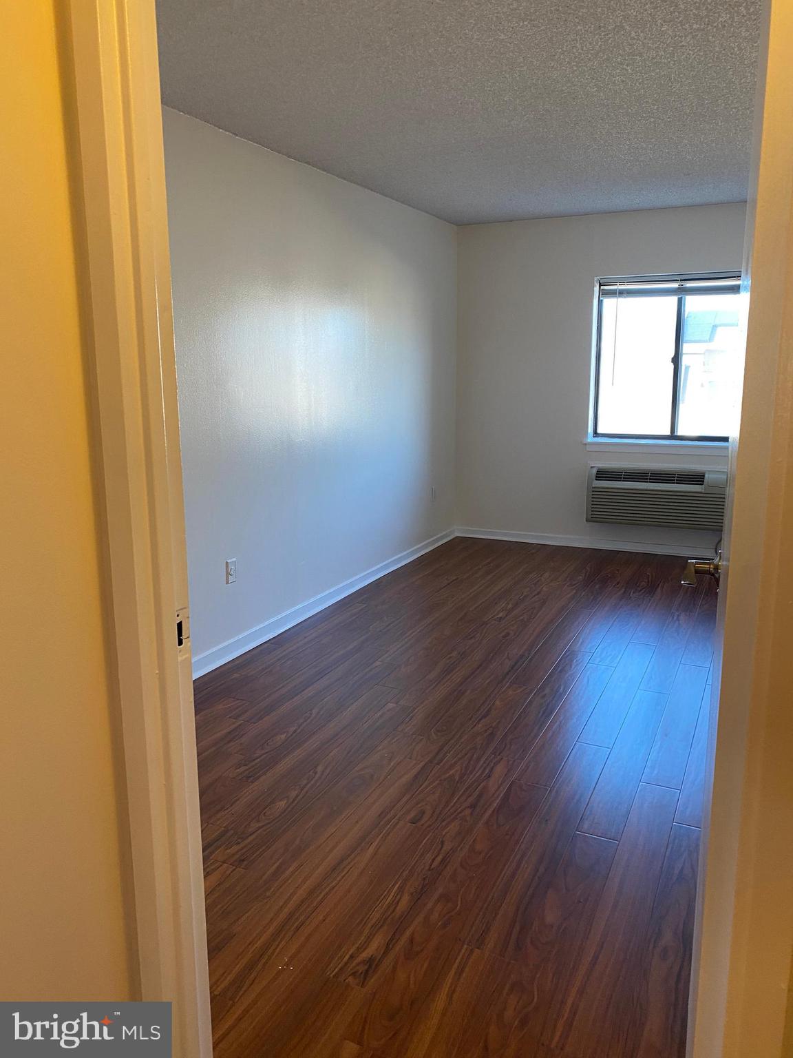 200 LOMBARD STREET 10 633