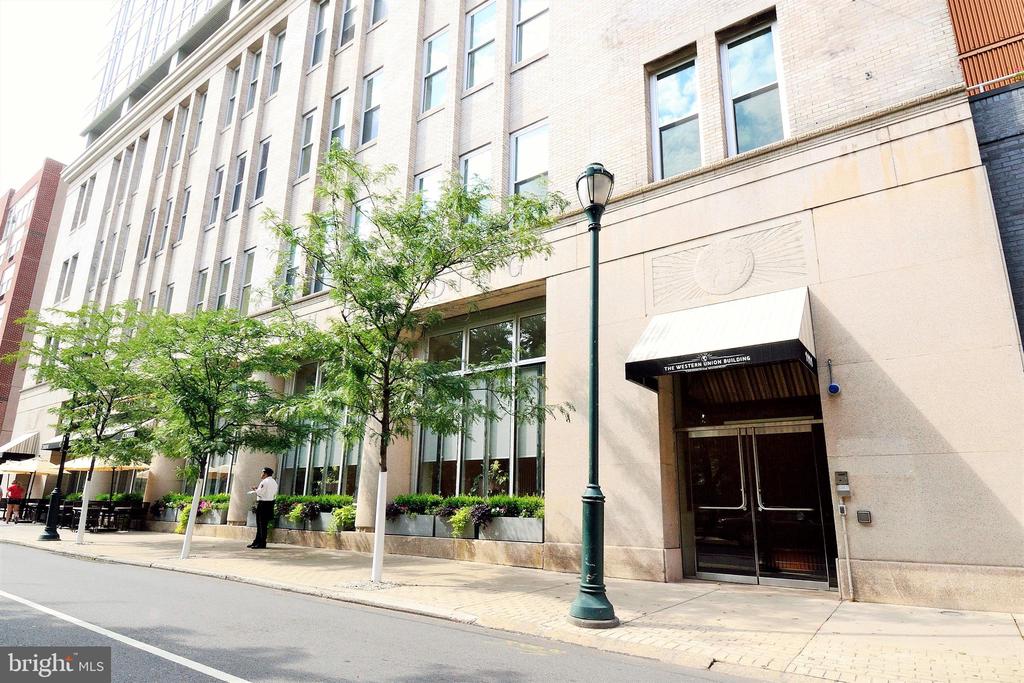 1101 LOCUST STREET 3C